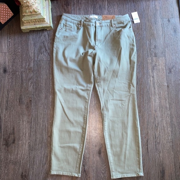 Cold water creek light olive green size 14 slim leg pants new - Picture 2 of 8